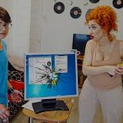 Мать Разбила Битой Монитор