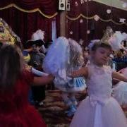Новогодний Танец С Султанчиками