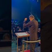 Выход Артистов На Поклон Музыка