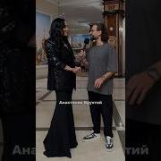 Девочка Армянка Поет