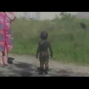 Ребенок В Грязи