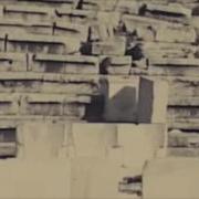 Fractals Keep Shelly In Athens