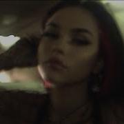 Different Maggie Lindemann