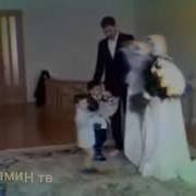 Як Зан Назди Расули Акрам С А В Омад Хочи Мирзо