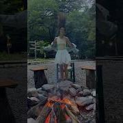 Она Танцует В Белом Платье