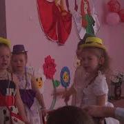 Возле Зеркала Стою И Хохочу