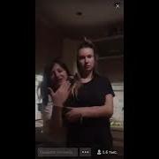 Девушки Целуются В Periscope