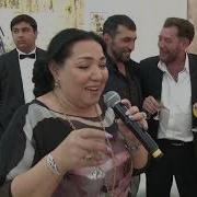 Наташа Бузылева Поет За Столом